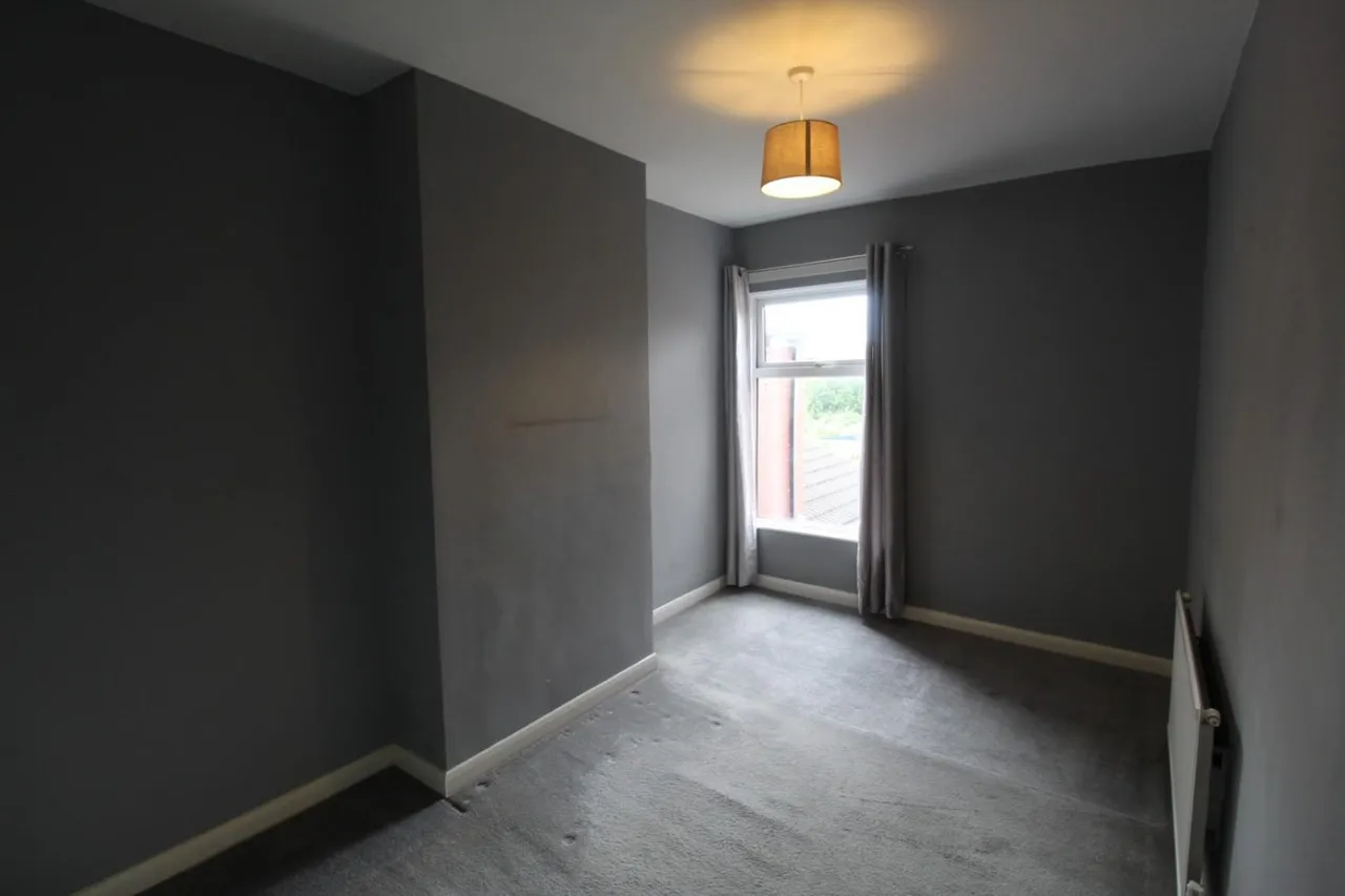 Wakefield Road, Kinsley, WF9, photo 7