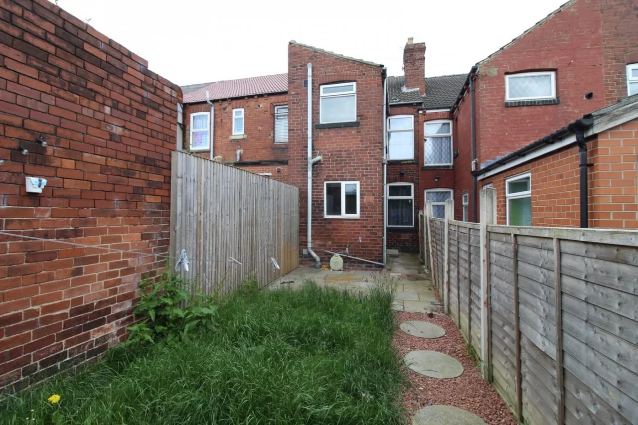 Wakefield Road, Kinsley, WF9, photo 9