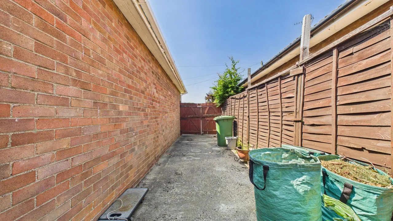 Marlowe Grove, Peterborough, PE4, photo 19