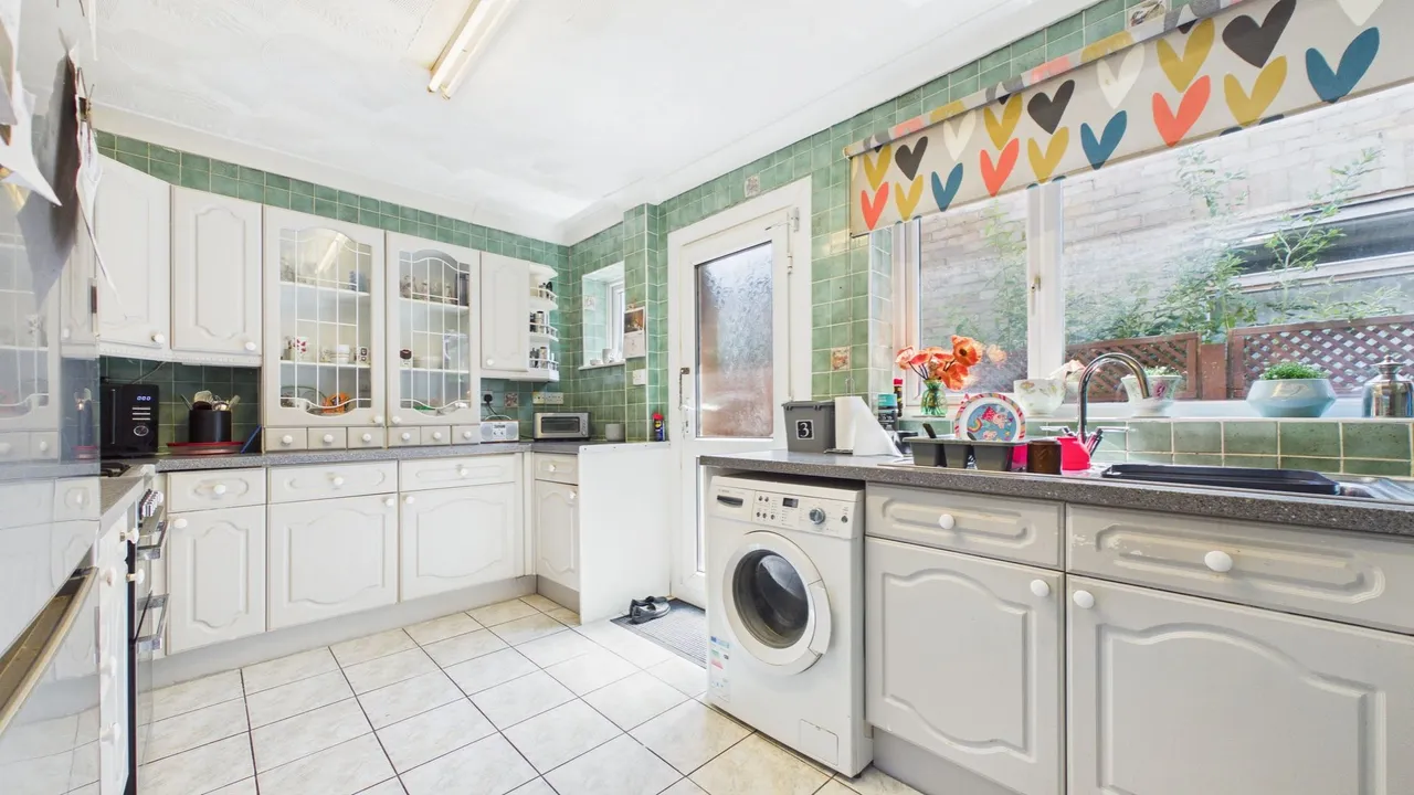 Marlowe Grove, Peterborough, PE4, photo 2