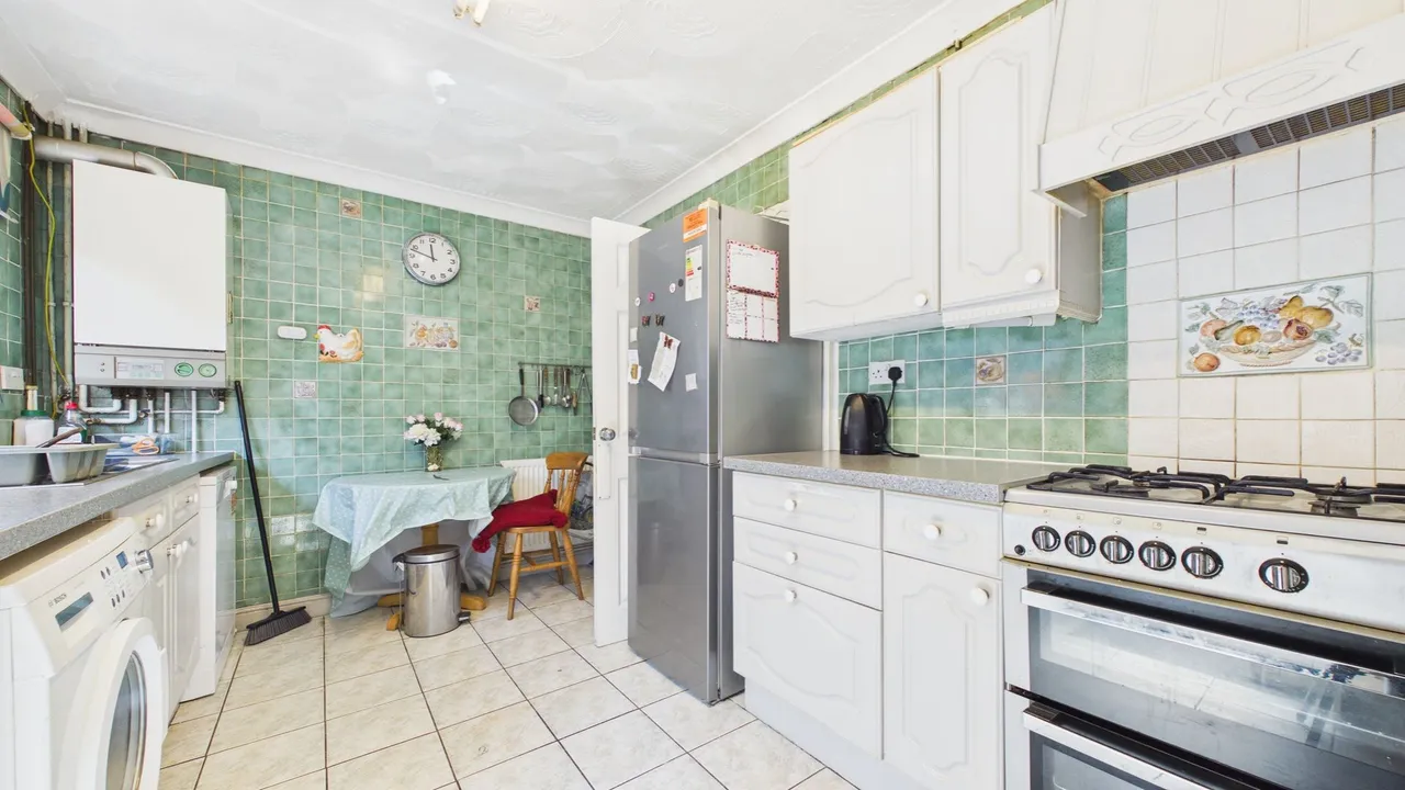 Marlowe Grove, Peterborough, PE4, photo 13