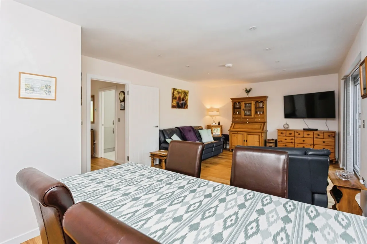 Walnut Close, Burgess Hill, photo 8