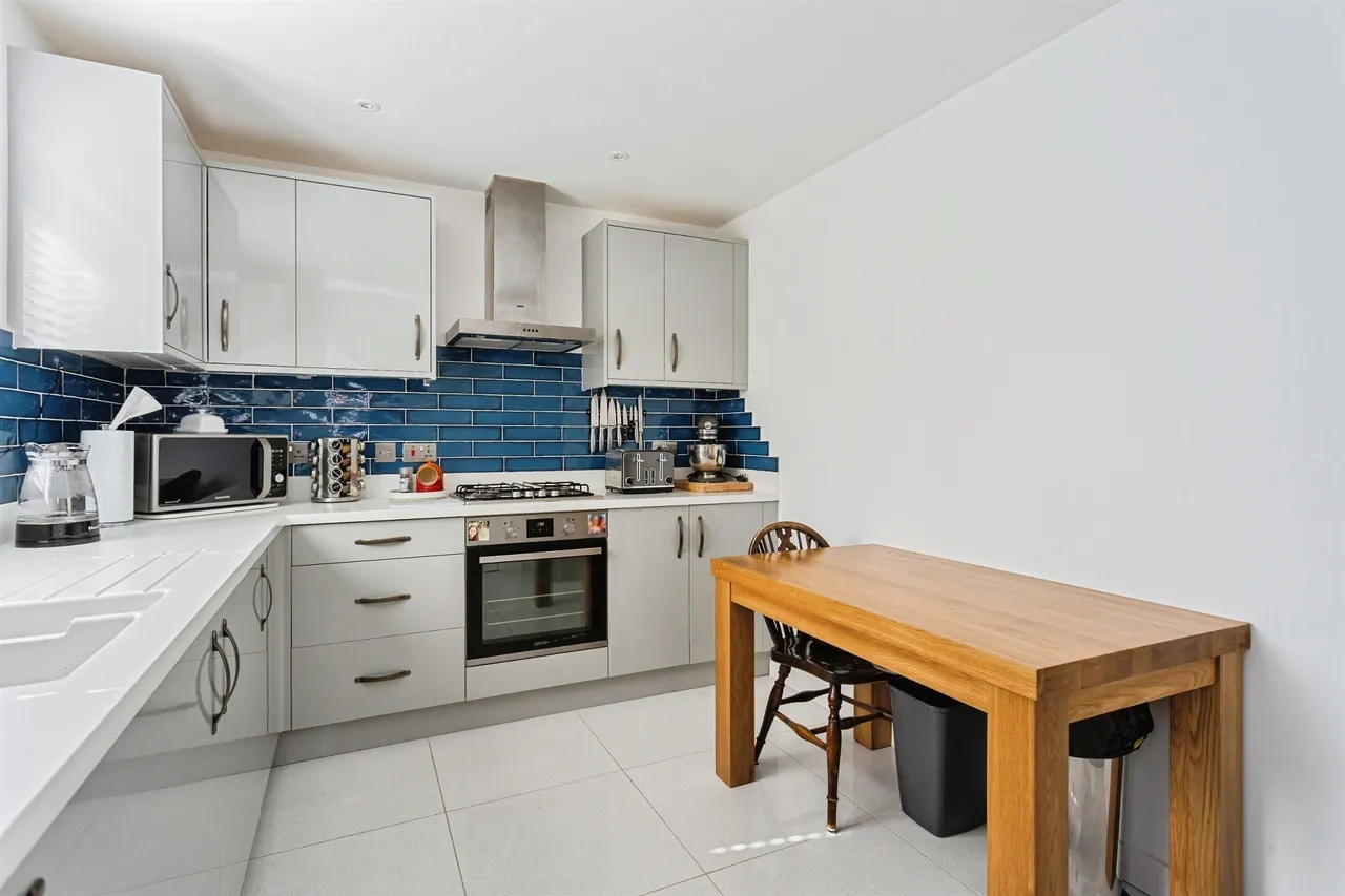 Walnut Close, Burgess Hill, photo 4