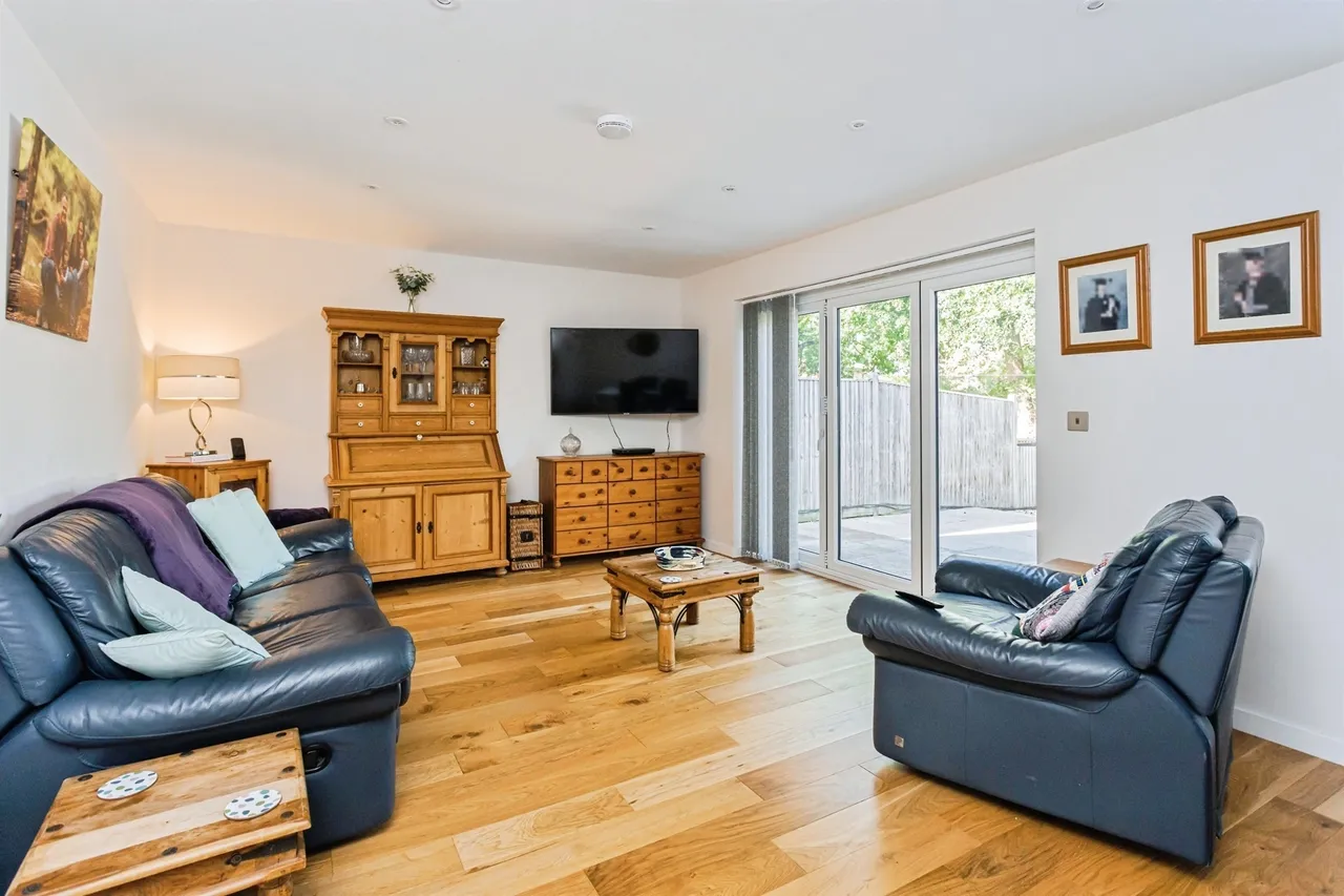 Walnut Close, Burgess Hill, photo 6
