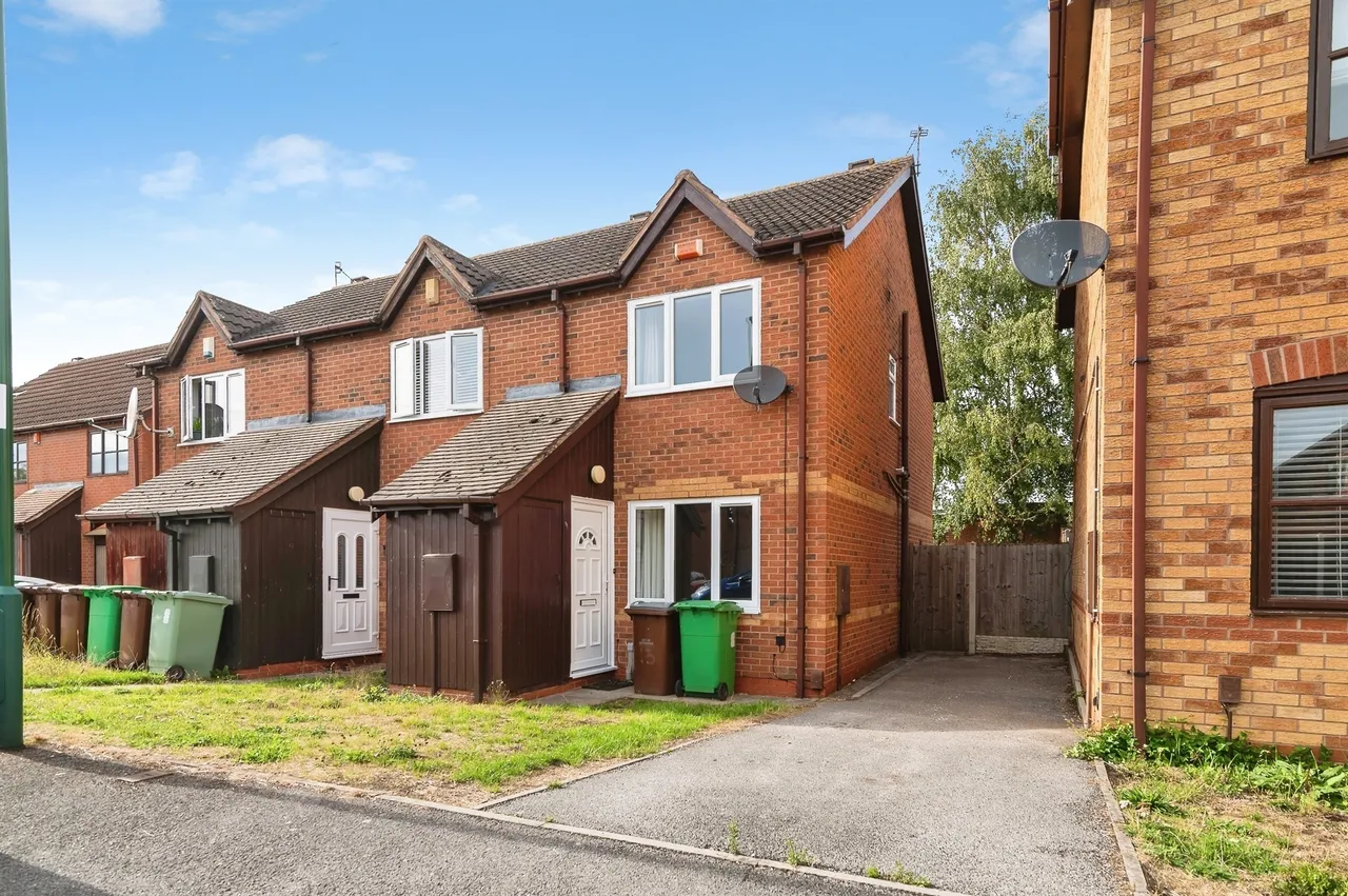 2 bed house for sale — Shelby Close, Lenton, Nottingham