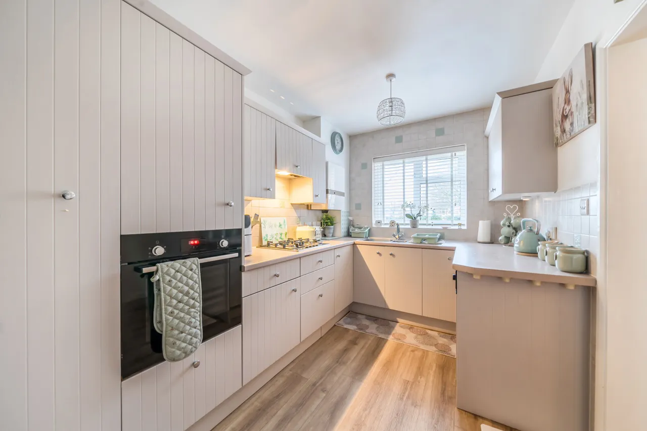 Vernon Drive, Harefield, UB9, photo 16