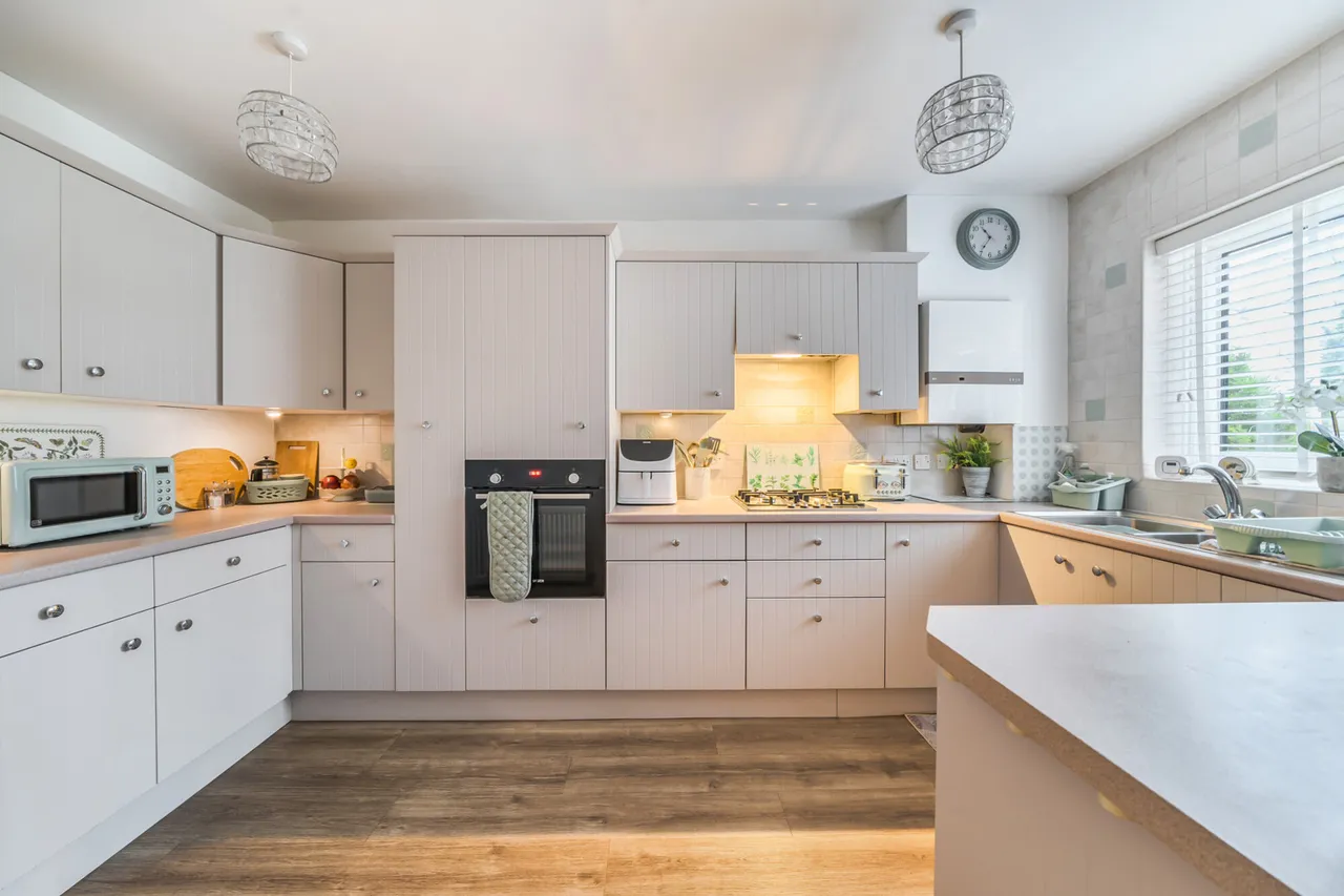 3 bed house for sale, Vernon Drive, Harefield, UB9