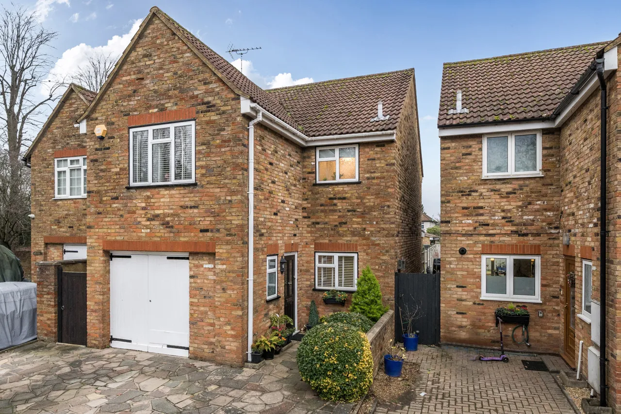 Vernon Drive, Harefield, UB9, photo 29