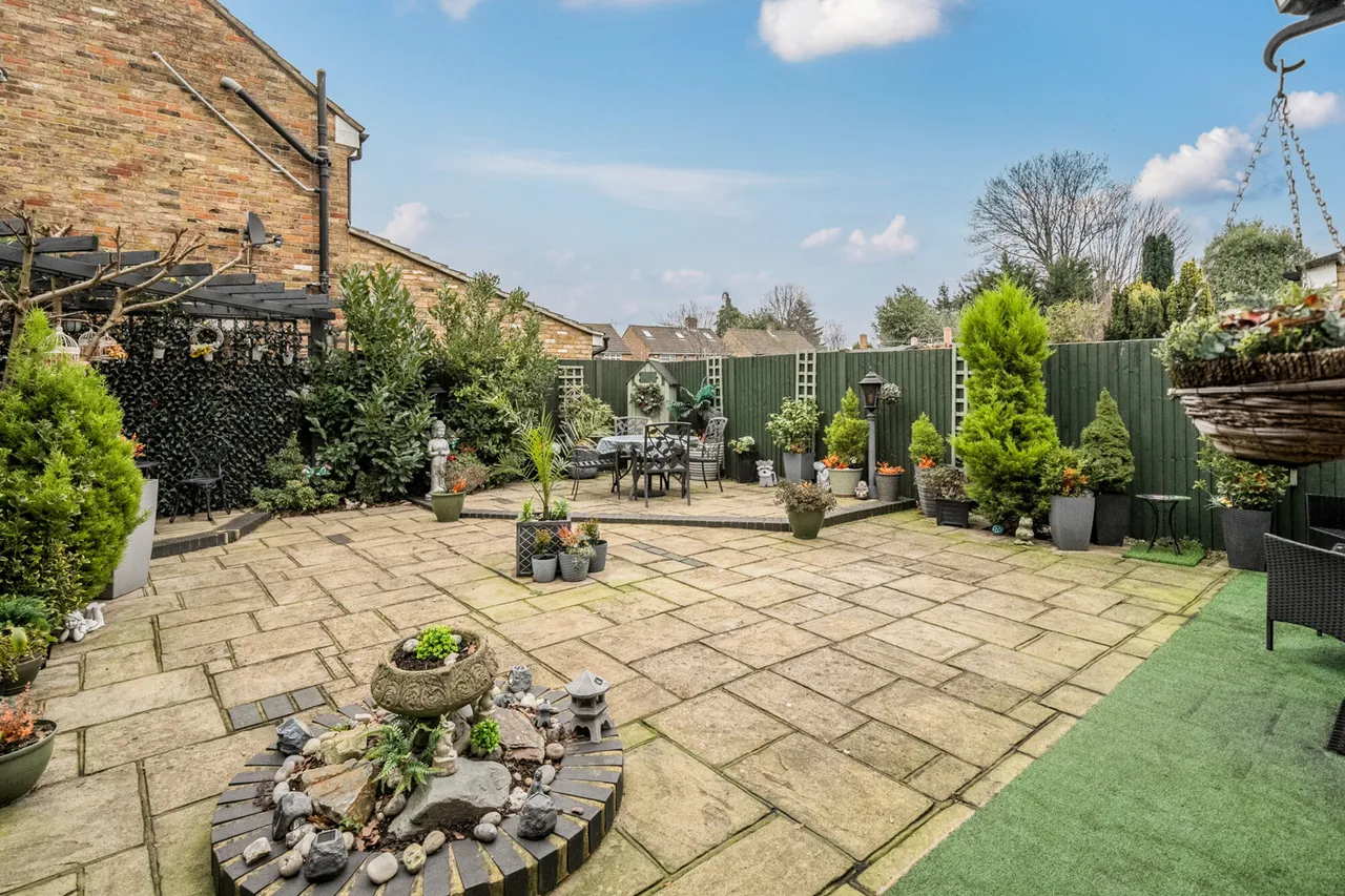 Vernon Drive, Harefield, UB9, photo 17