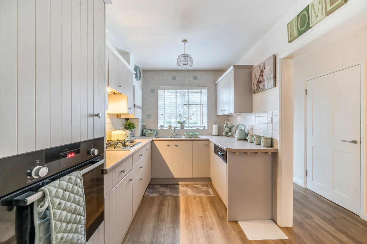 Vernon Drive, Harefield, UB9, photo 11