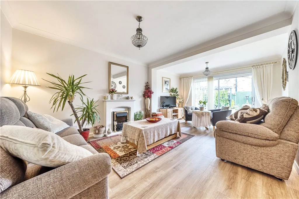 Vernon Drive, Harefield, UB9, photo 3
