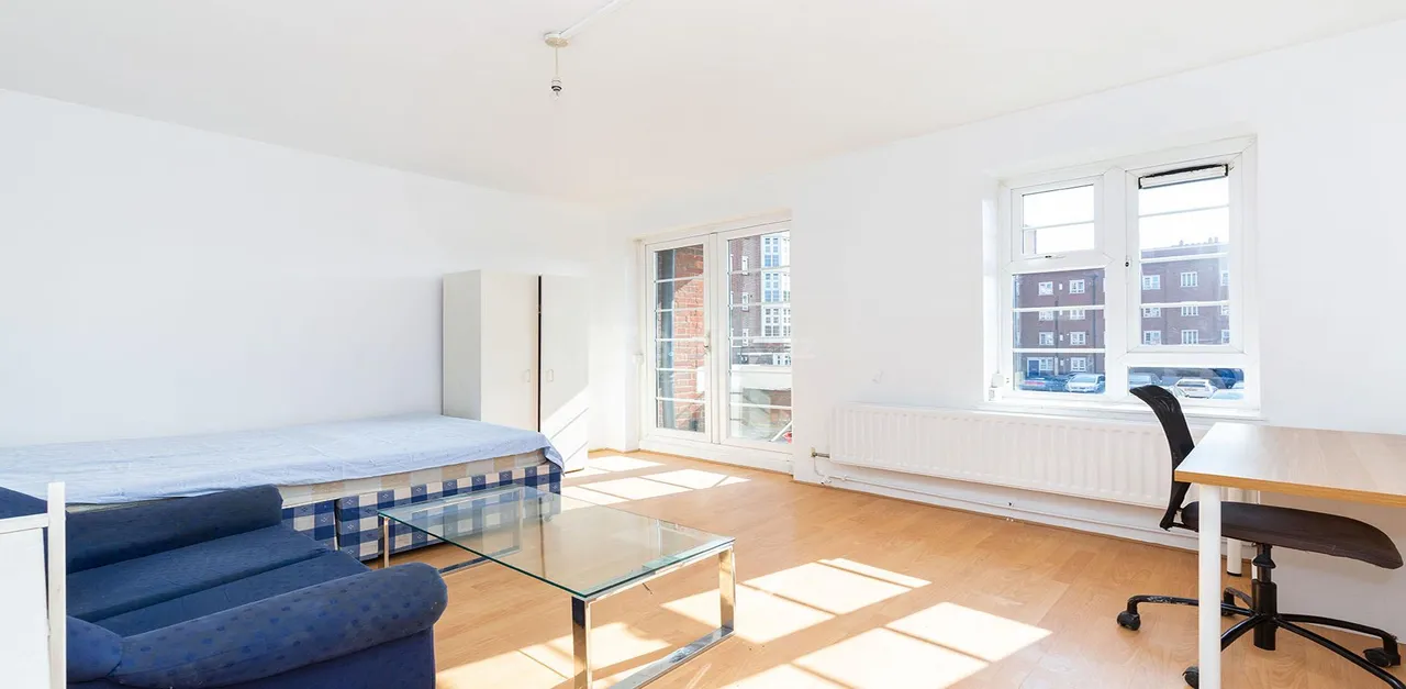 3 bed flat to rent, Castlehaven Road, NW1