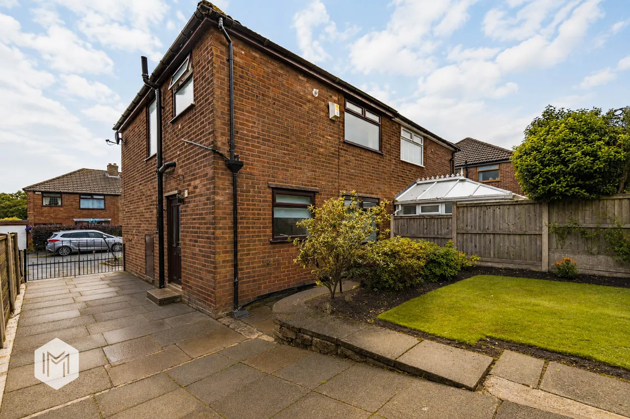 Queens Avenue, Bromley Cross, Bolton, BL7 9BJ, photo 15