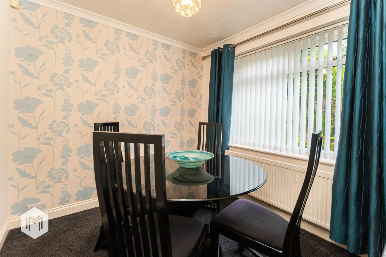 Queens Avenue, Bromley Cross, Bolton, BL7 9BJ, photo 5