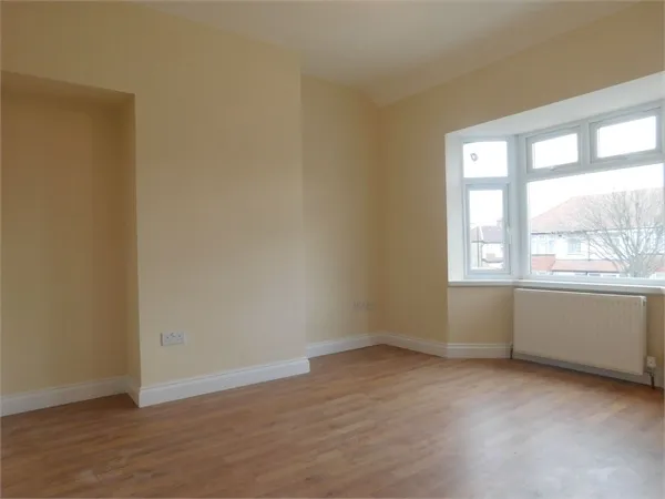 1 bed flat to rent — Perimeade Road, Perivale, Greenford, Greater London, UB6 7AS