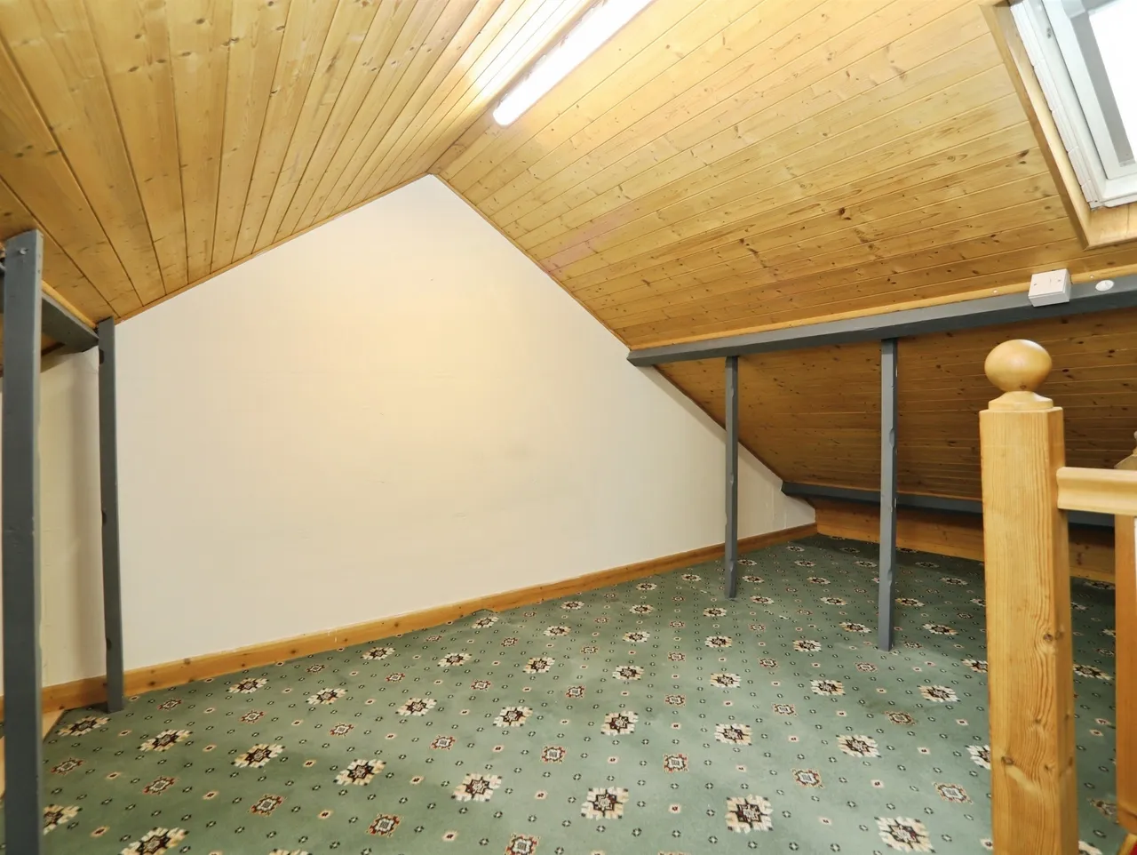 Main Road, Pontypridd, CF38, photo 14