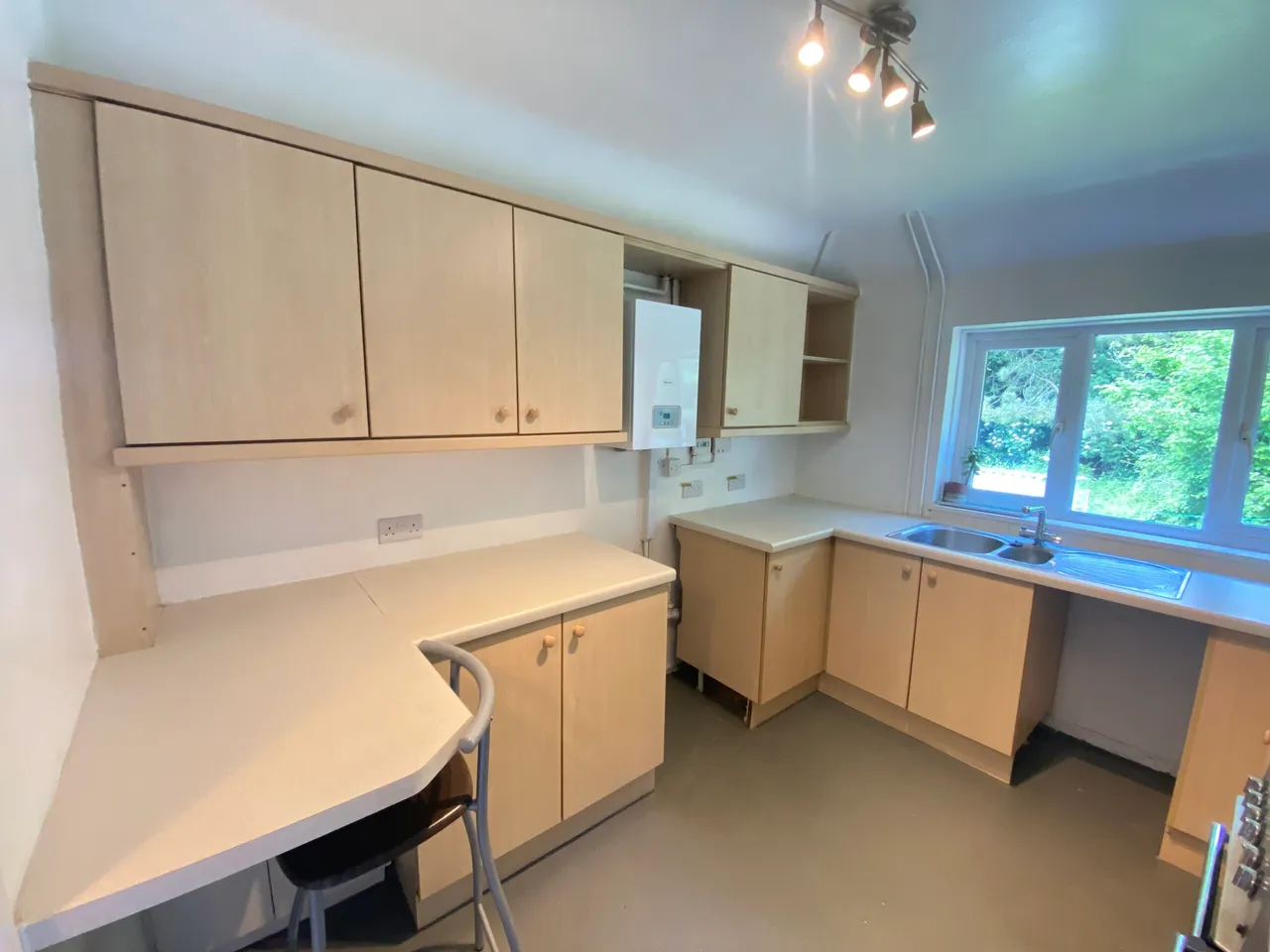 Stratfield Road, Basingstoke, Basingstoke, RG21 5RT, photo 4