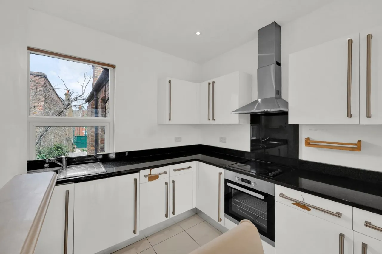 Chapter Road, London, NW2, photo 5