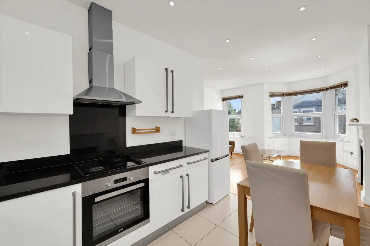 Chapter Road, London, NW2, photo 3