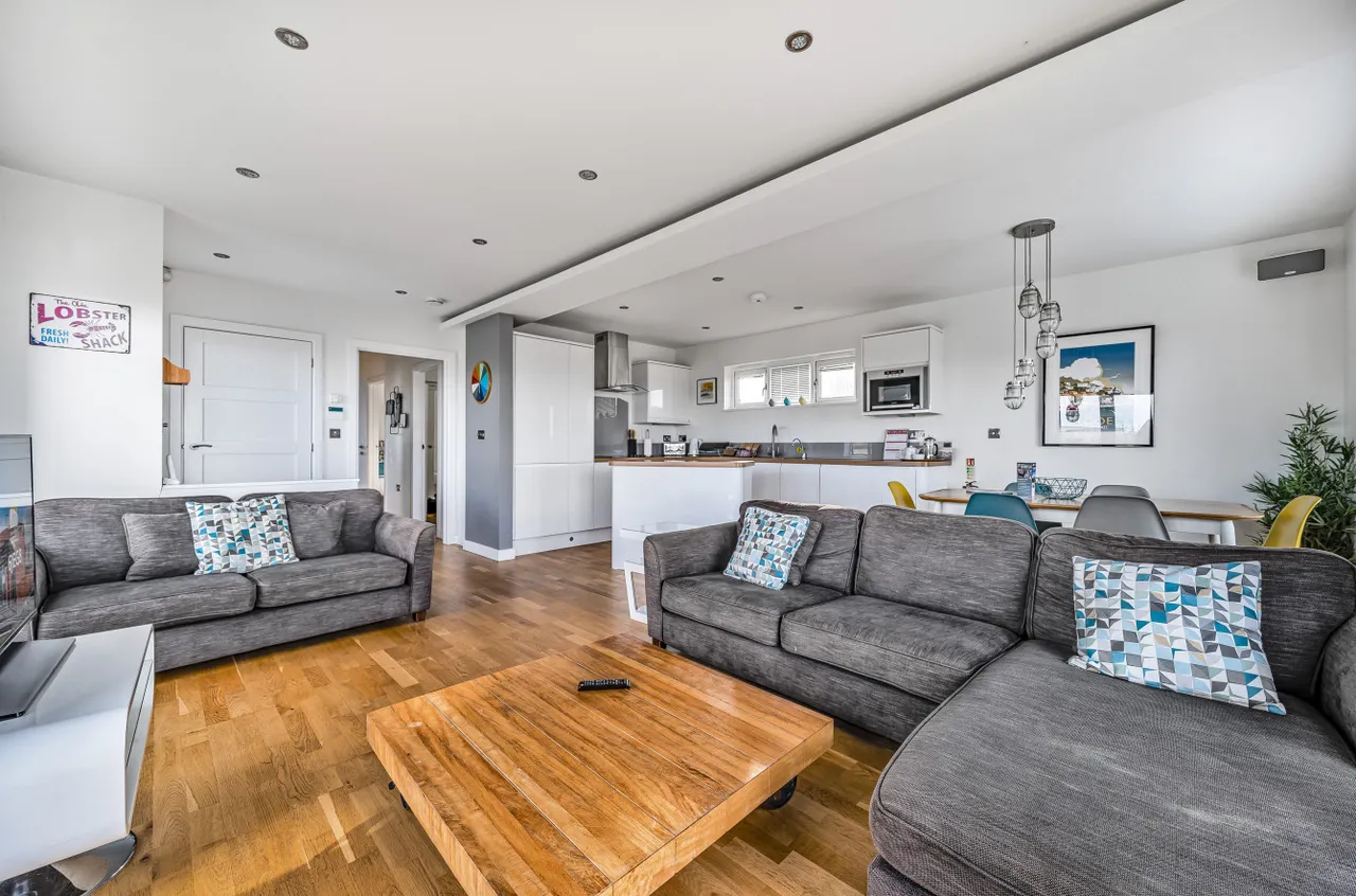 The Residence, Gwel An Mor, Portreath, Cornwall, TR16 4PE, photo 3