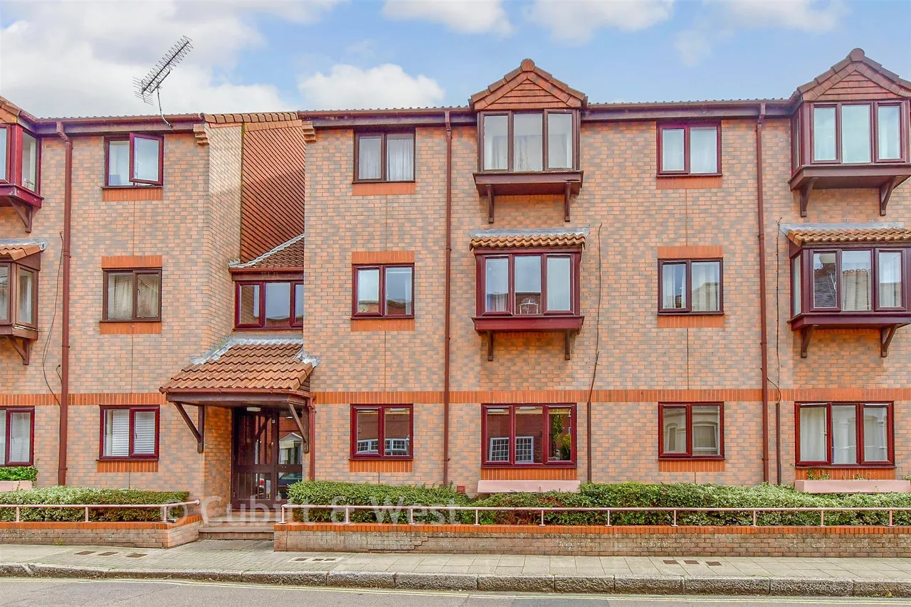 1 bed flat for sale, Florence Road, Southsea, PO5