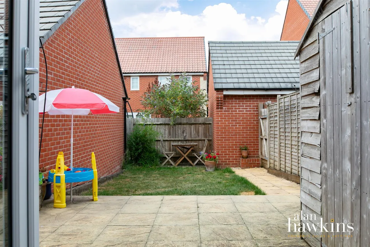 Dew Way, Calne, SN11, photo 11