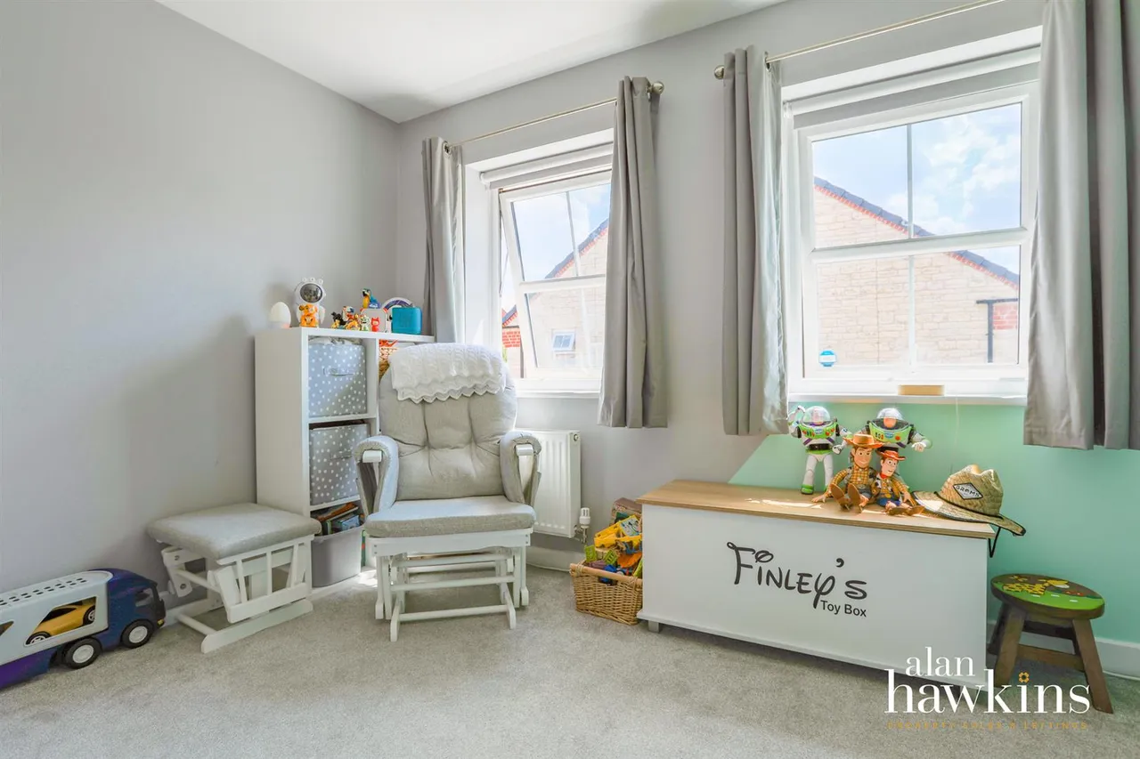 Dew Way, Calne, SN11, photo 7