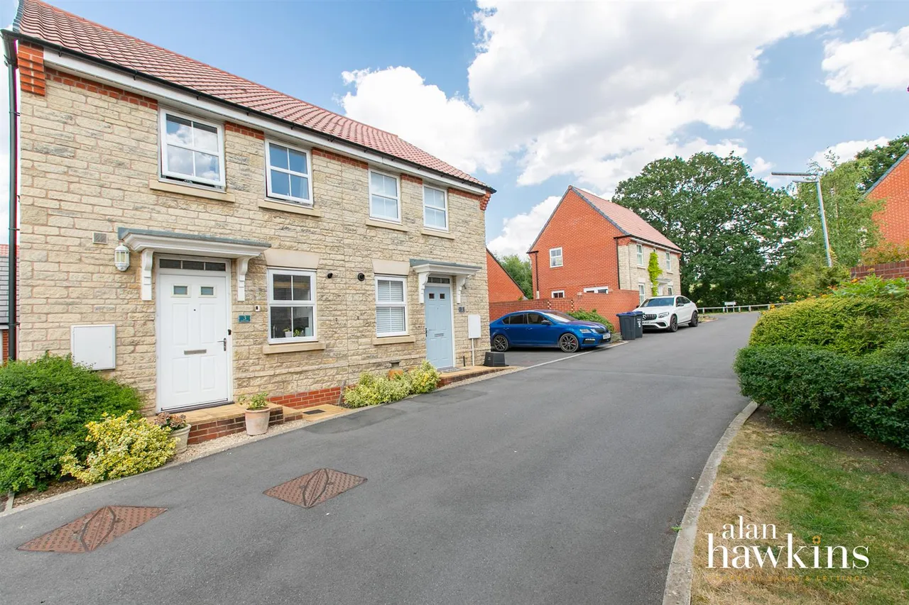 Dew Way, Calne, SN11, photo 12