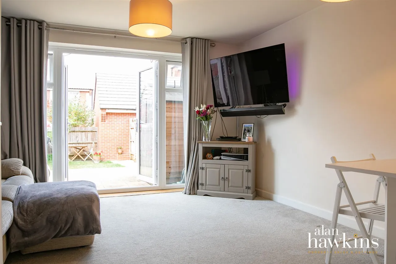 Dew Way, Calne, SN11, photo 4