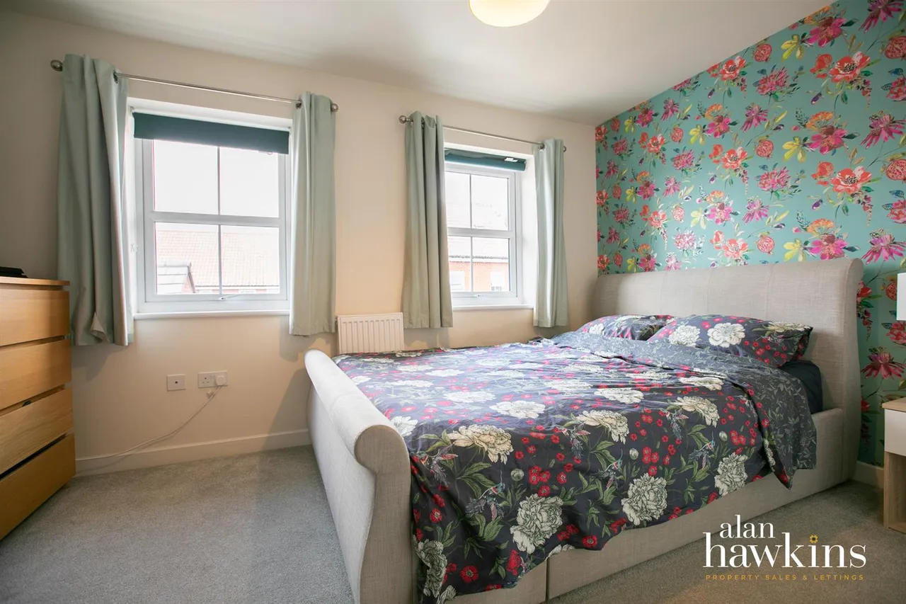 Dew Way, Calne, SN11, photo 9