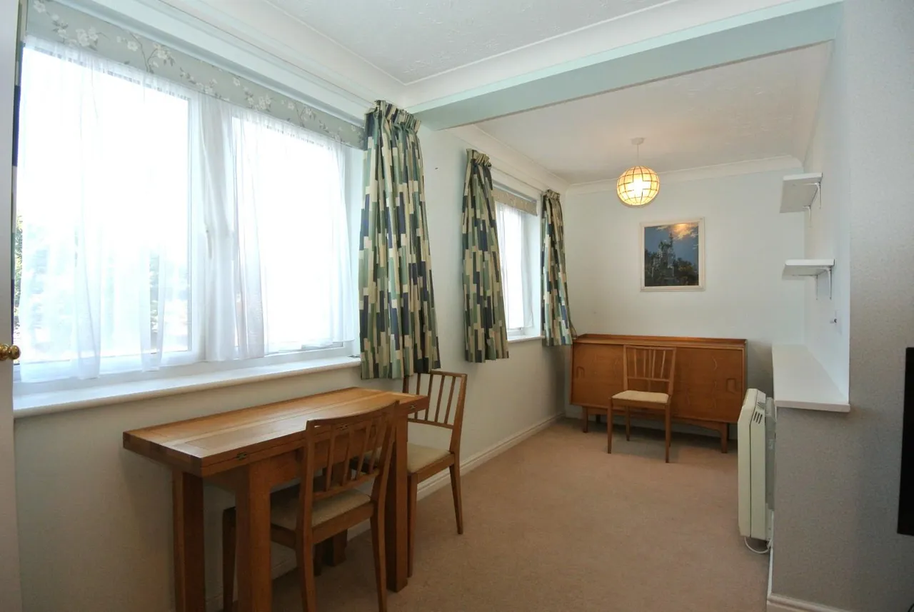 Perrin Court, Parkland Grove, Ashford, London, TW15 2GA, photo 6