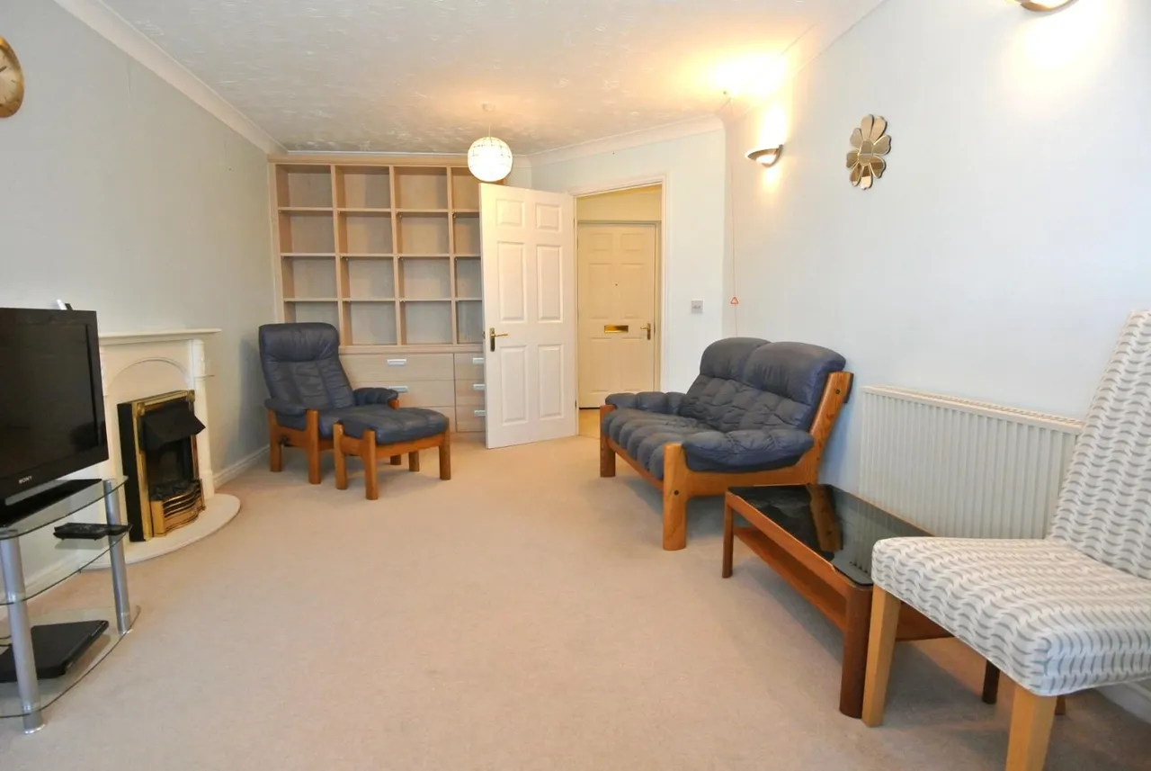 Perrin Court, Parkland Grove, Ashford, London, TW15 2GA, photo 9