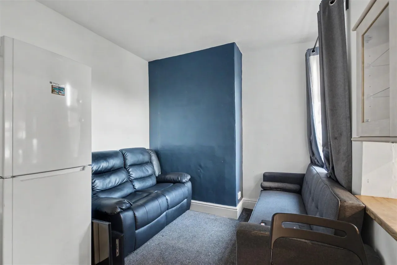 Wollaton Road, Beeston, NG9, photo 2