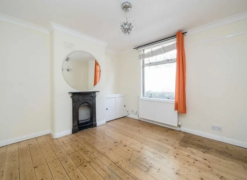 Ealing Road, Brentford, TW8, photo 5