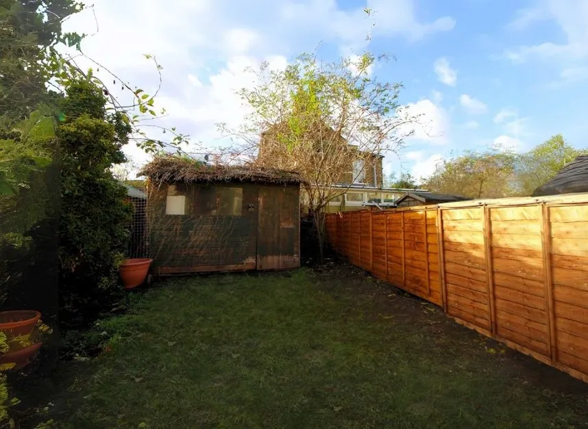 Ealing Road, Brentford, TW8, photo 7