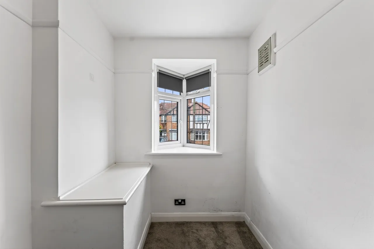 Kingsbridge Road, Morden, SM4, photo 17