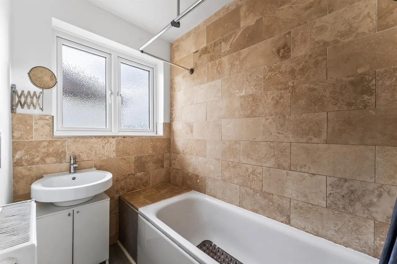 Kingsbridge Road, Morden, SM4, photo 18
