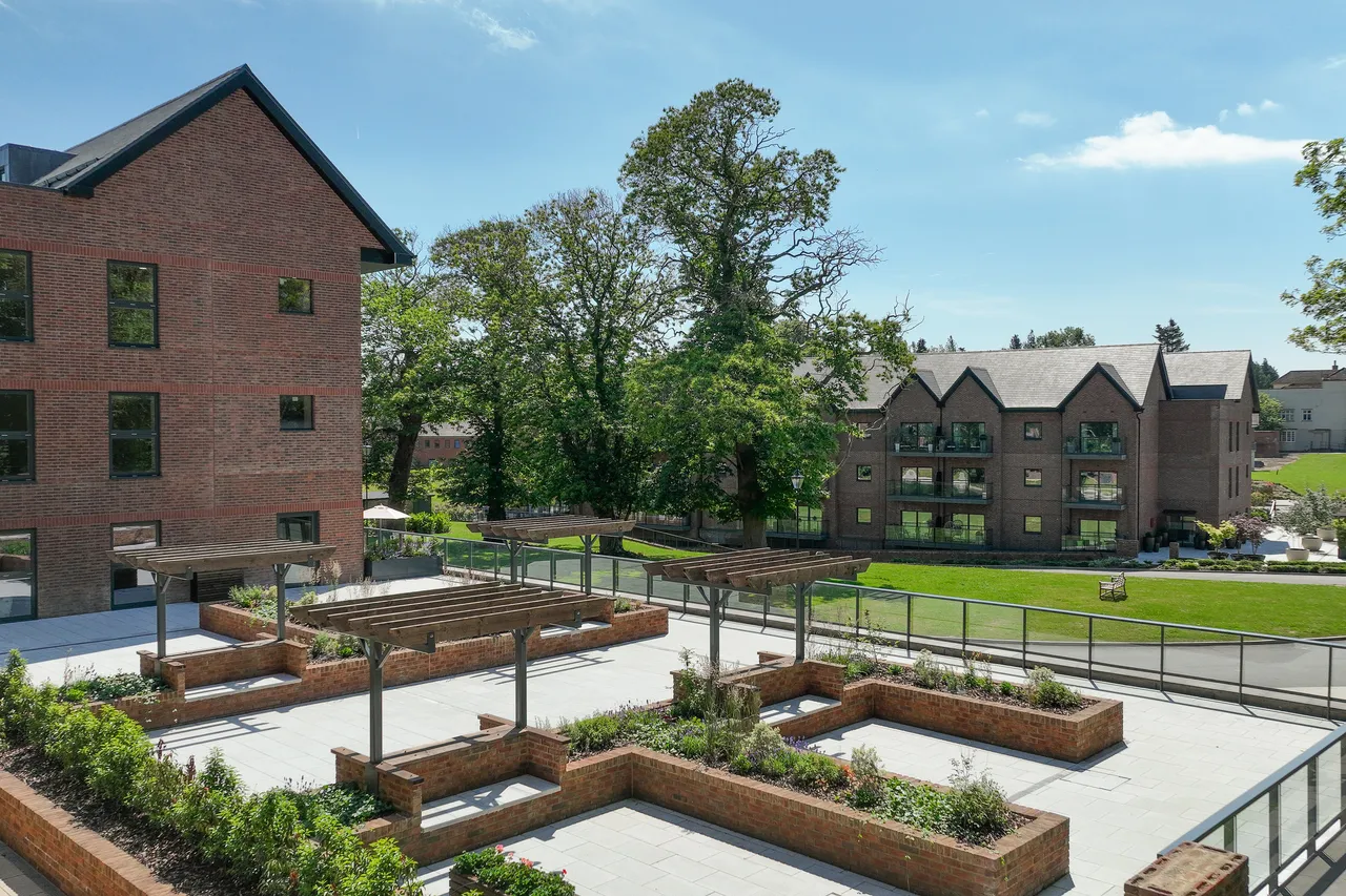 2 bed flat for sale — Gorelands Lane, Chalfont St. Giles, HP8
