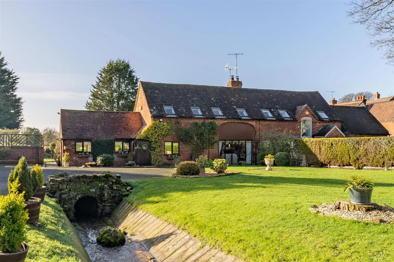 3 bed house for sale — Bromsgrove Road, Belbroughton, Stourbridge