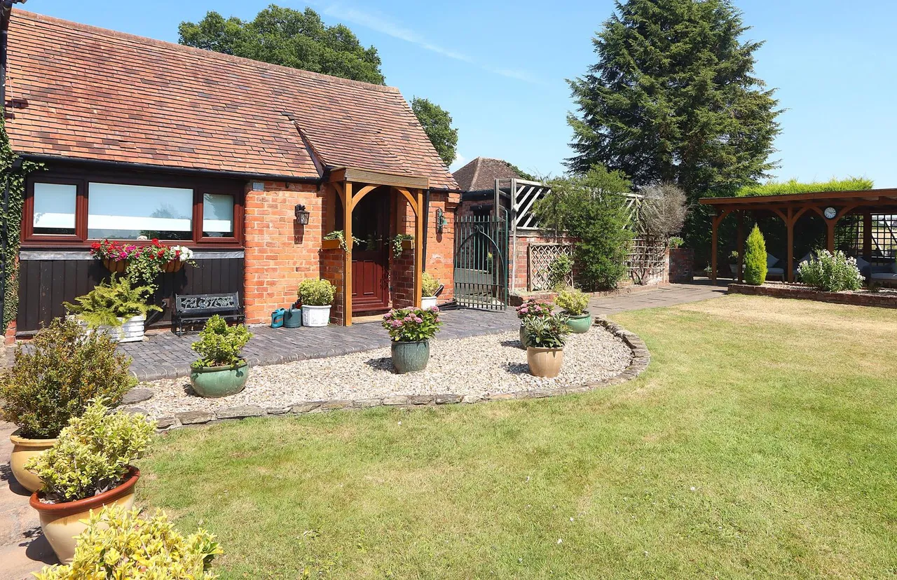 Bromsgrove Road, Belbroughton, Stourbridge, photo 26