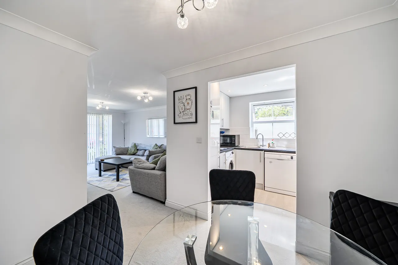 Pinner Road, Northwood, HA6, photo 3