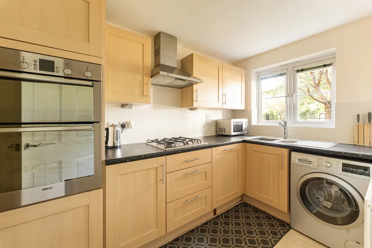 Bushy Close, Romford, RM1, photo 3