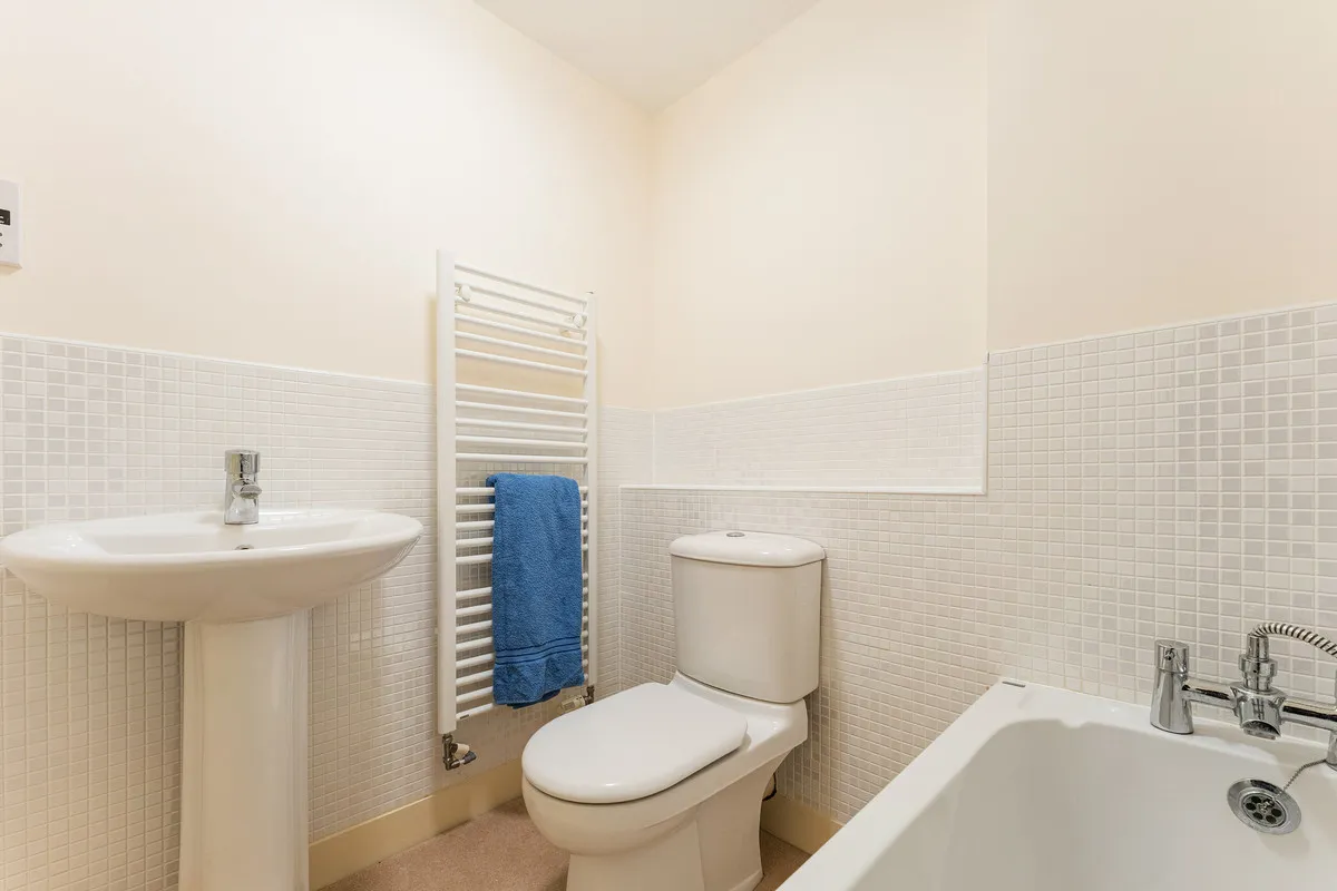 Bushy Close, Romford, RM1, photo 9