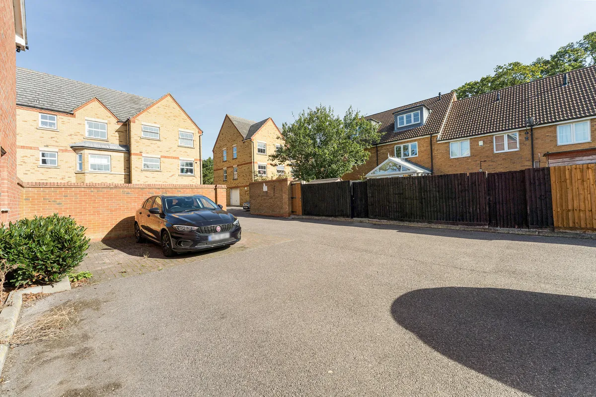 Bushy Close, Romford, RM1, photo 12