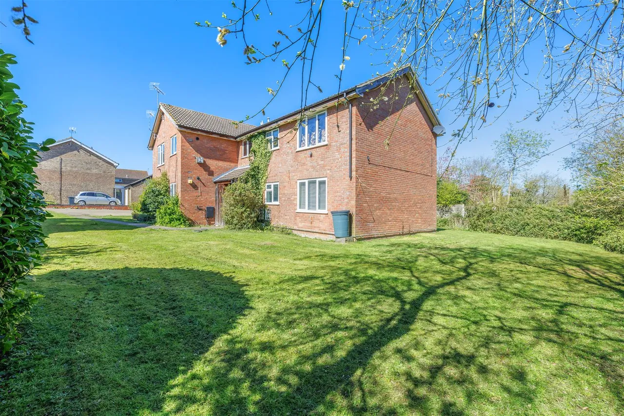 Gainsborough Drive, Halesworth, IP19, photo 8