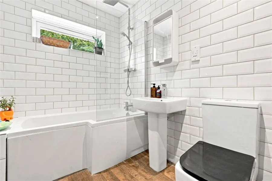 with 4 bedrooms in Saffron Walden, CB11, photo 15