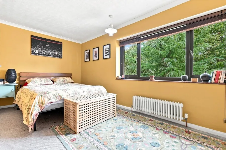 with 4 bedrooms in Saffron Walden, CB11, photo 13