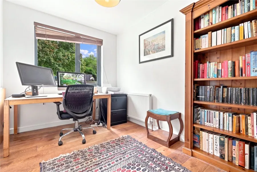 with 4 bedrooms in Saffron Walden, CB11, photo 10