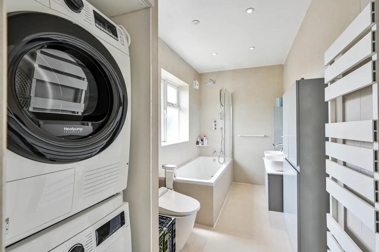 8 Savile Close, New Malden, photo 10