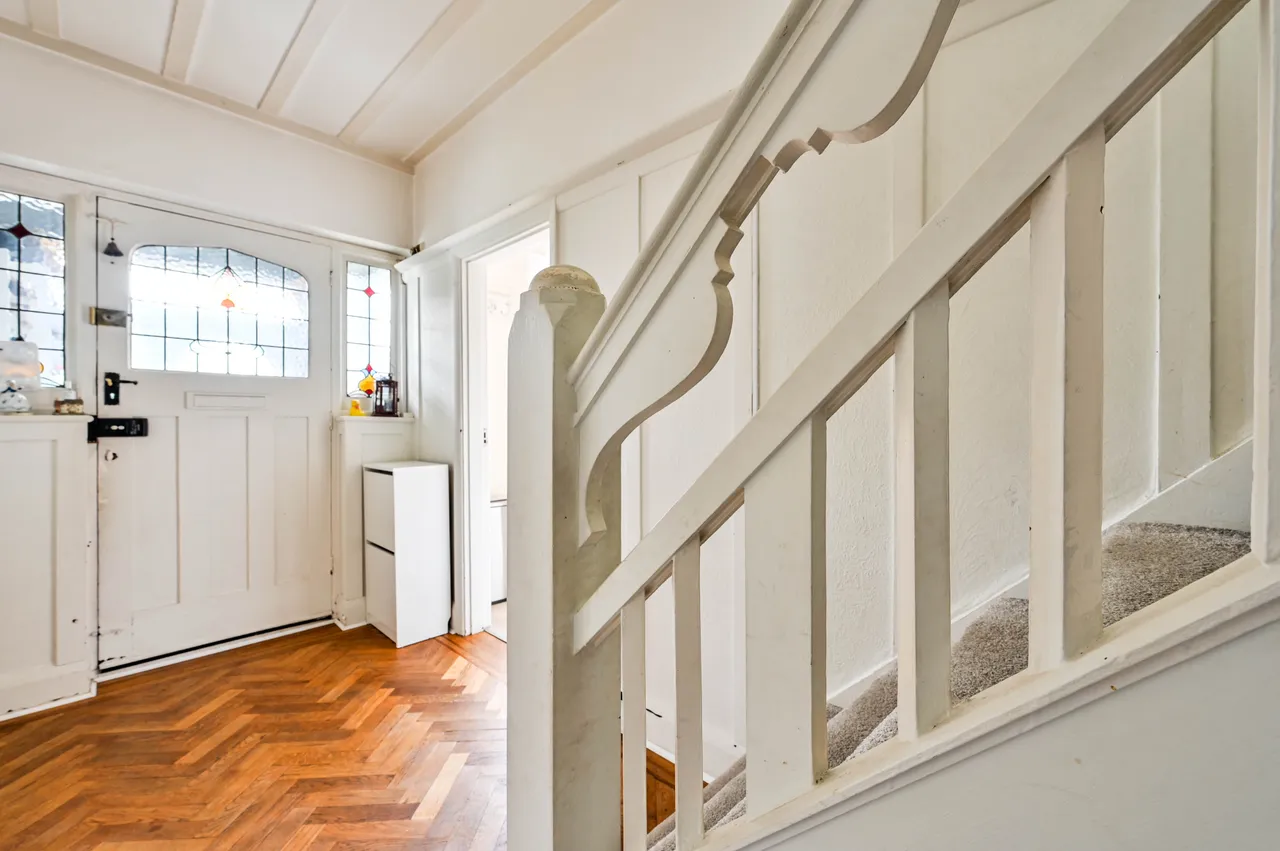 8 Savile Close, New Malden, photo 6